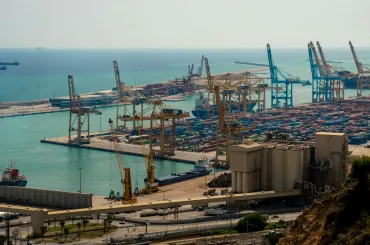 الناصر للترانزيت تطلق خط شحن بري جديد يربط الخليج ببلاد الشام